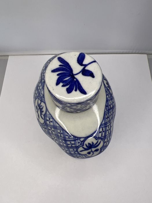 Chiński pojemnik na herbatę styl antyczny Ming porcelanowy