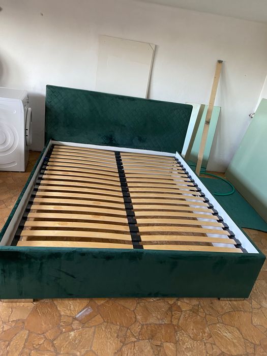 Sprzedam łóżko sypialniane brak materaca 160*200