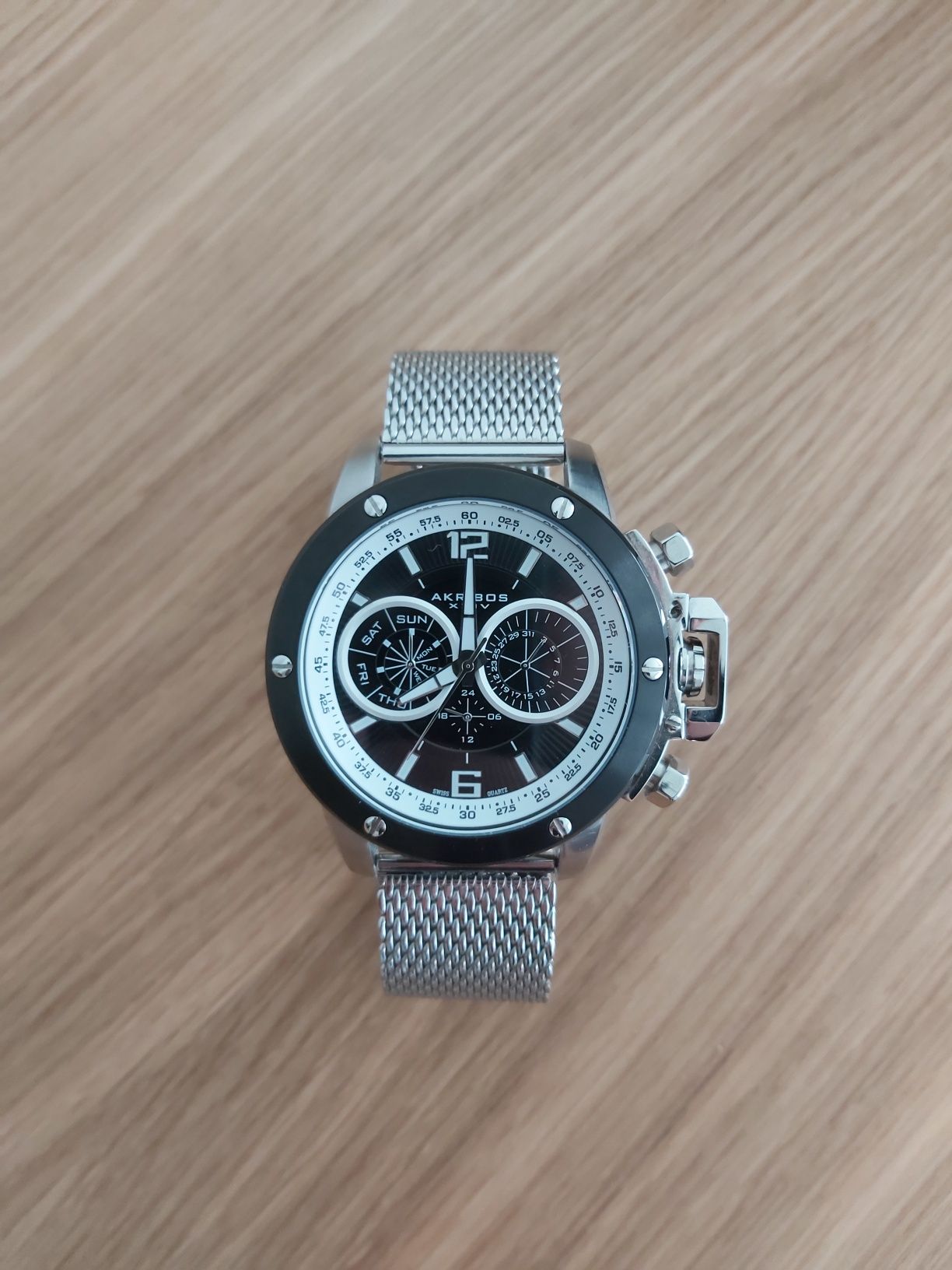 Akribos XXIV analog watch