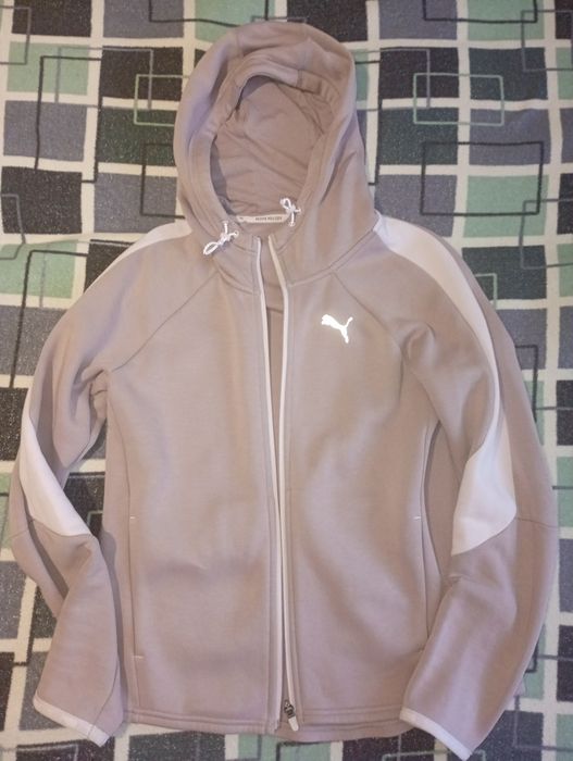 Толстовка Puma в гарному стані