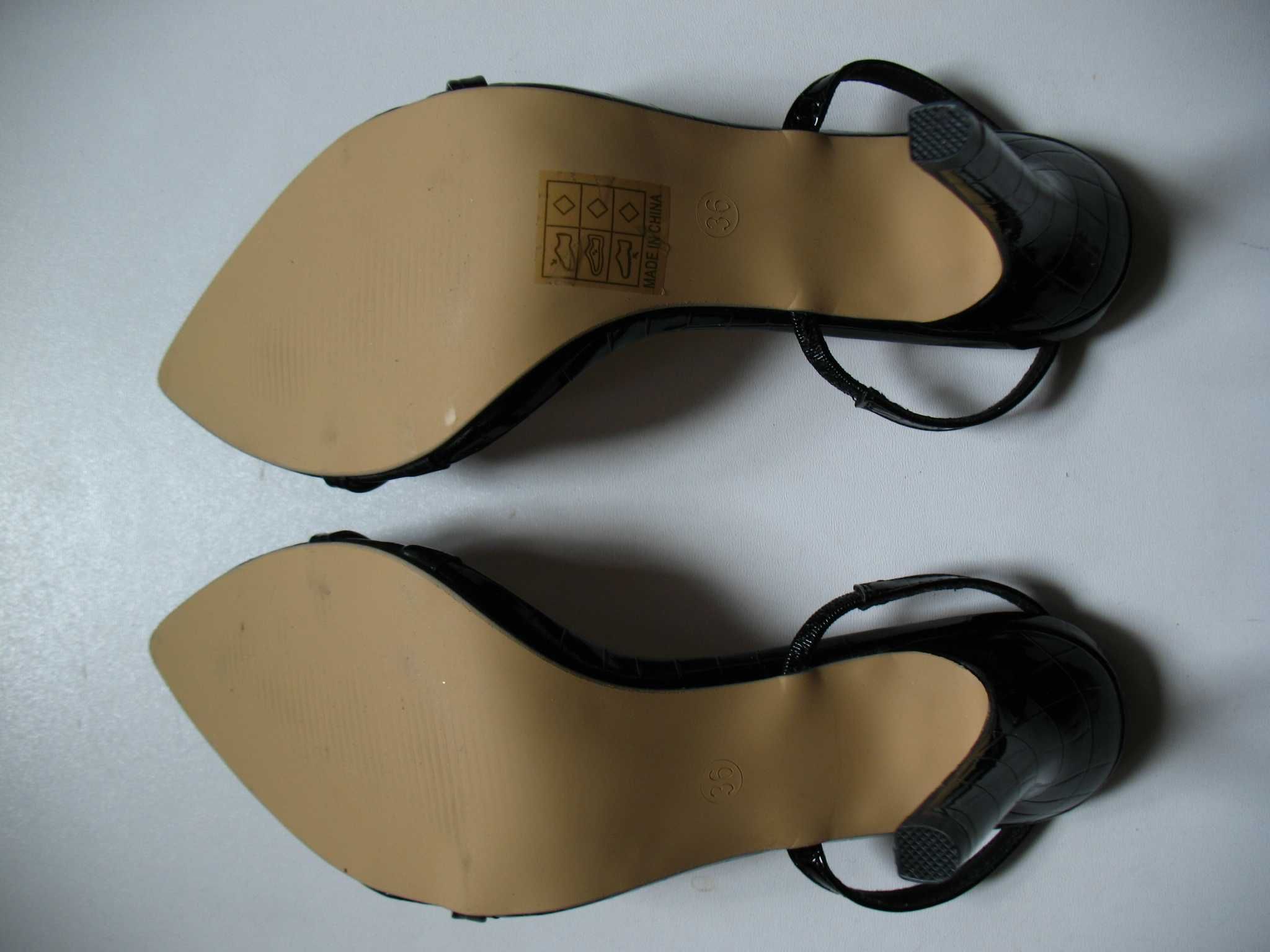 Nowe sandały na obcasie. Obcas: 9 cm. Rozmiar: 36