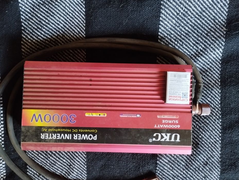 Инвертор 12-220  три квт, аккомуляторы