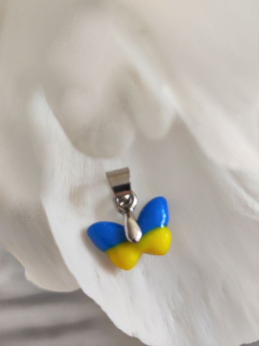 Підвіс патріотичний метелик з полімерної глини