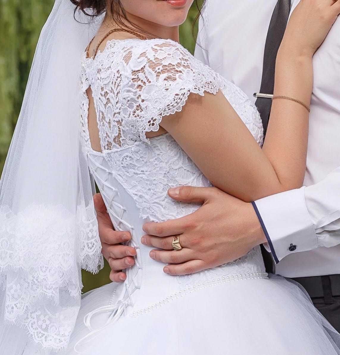 весільна сукня біла