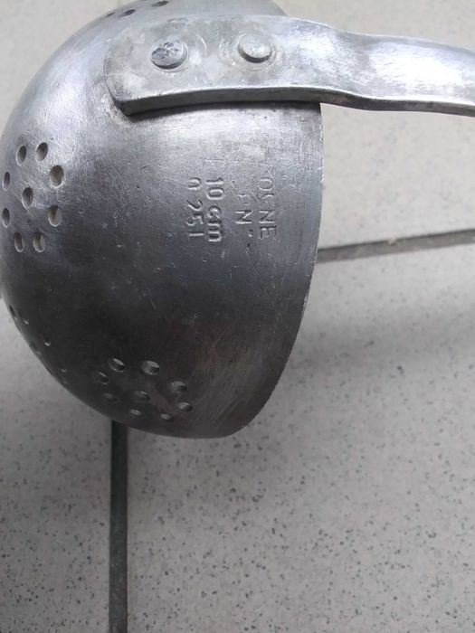 Aluminiowy cedzak sitko durszlak łyżka chochla stary przedmiot z prl