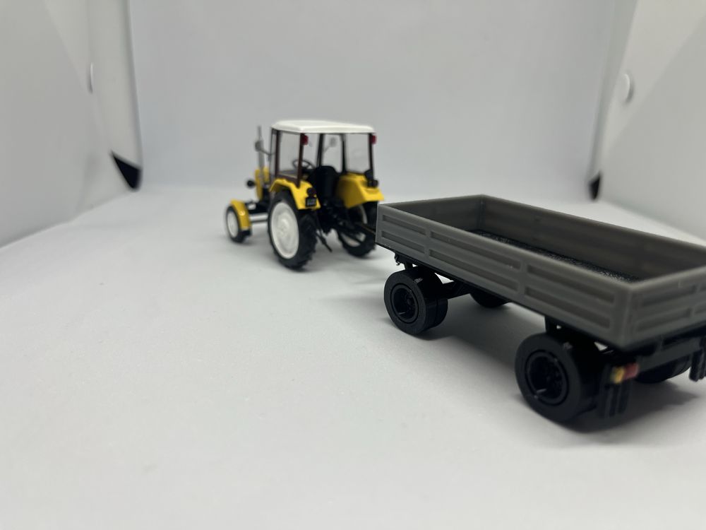 Model przyczepy do  Ursusa C330 1:43