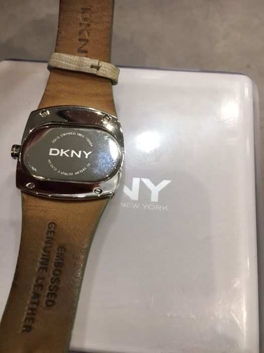 Damski zegarek DKNY Seledynowo zielony swarovski