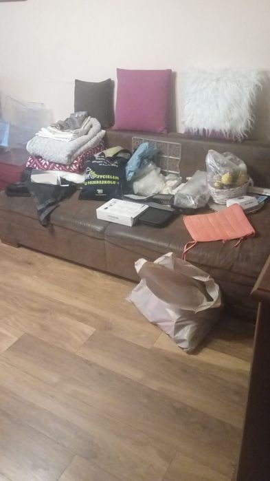 Sofa rozkładana  z pojemnikiem na pościel