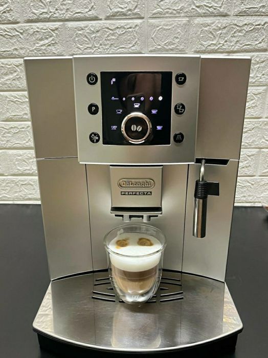 Кавомашина/кавоварка Delonghi Perfecta, esam 5400