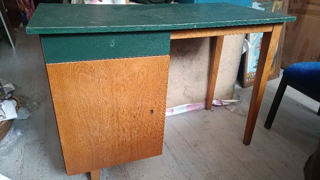 Solidne biurko vintage PRL w stylu Puchała