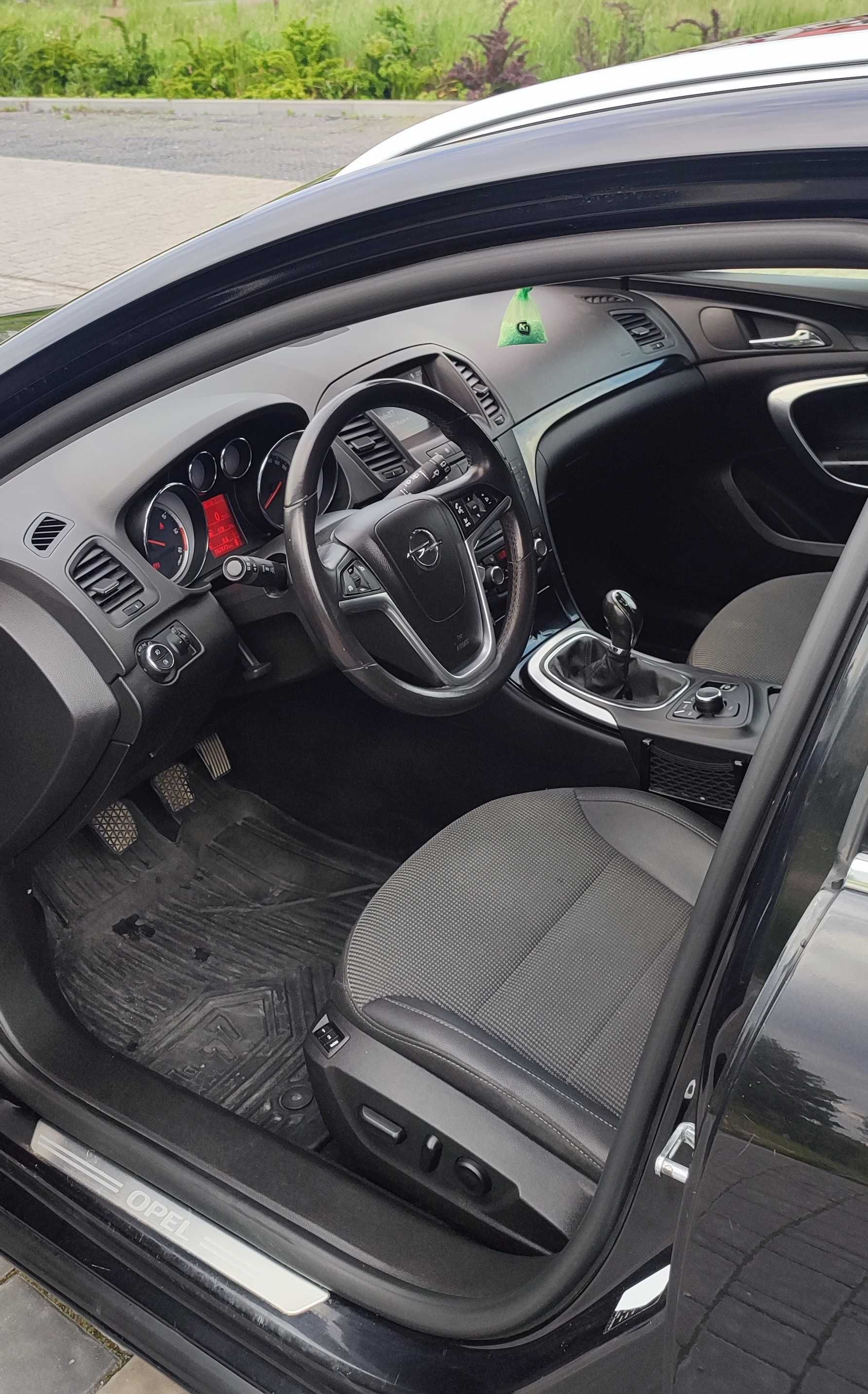 Opel Insignia Kombi CDTI Eco Flex  2.0 diesel, czarny 2011