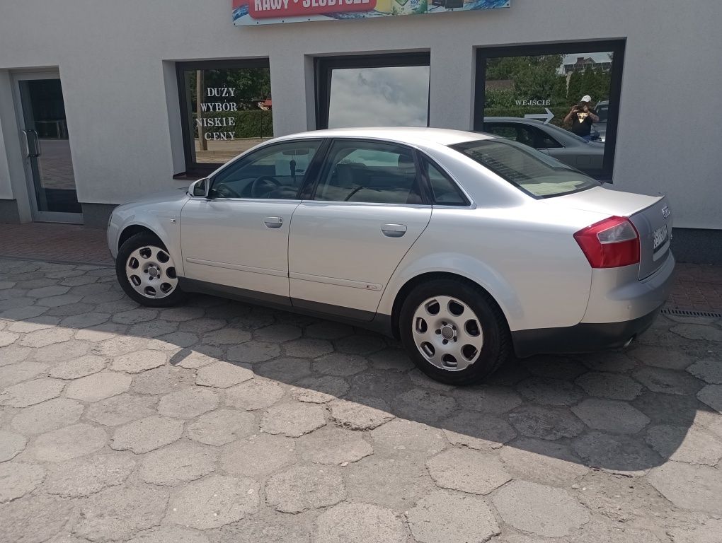 Audi 3.0 B+G 4x4 220km Automat