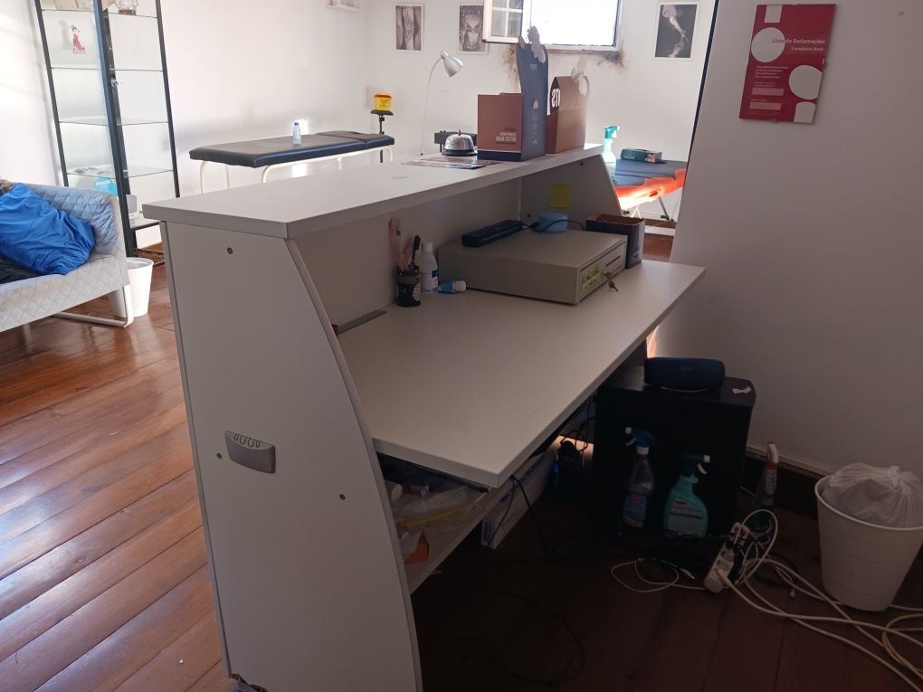 Balcão de atendimento recepção / com secretária