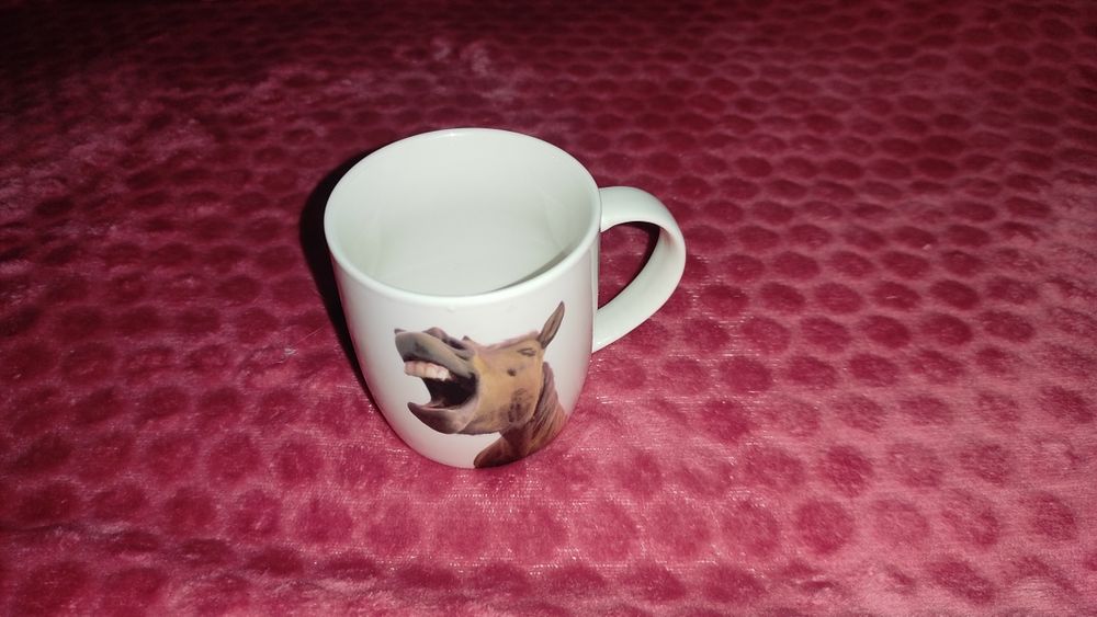Caneca cavalo a rir nova