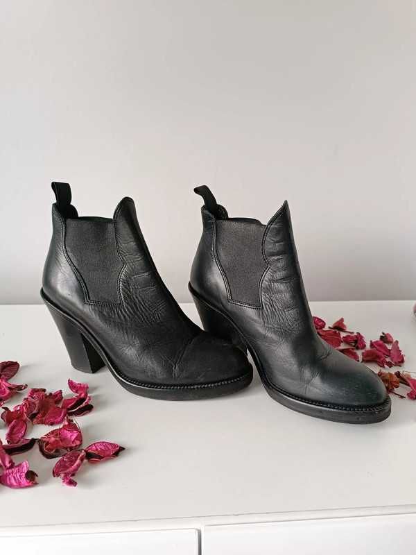 Oryginalne skórzane buty damskie Acne