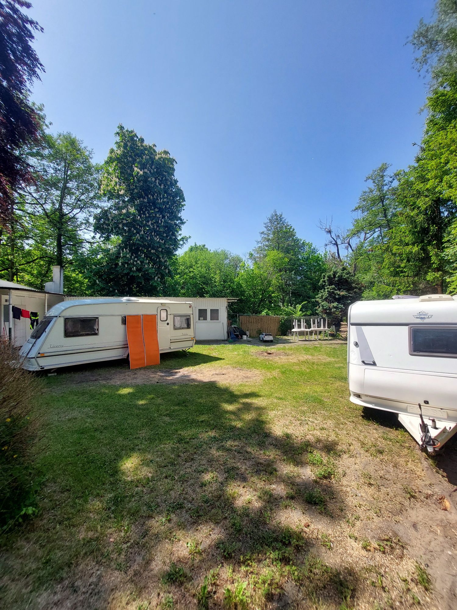 Małe Pole namiotowe kemping 50m od plaży camping Gdańsk Jelitkowo