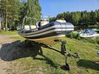 Łódź Sportis S 5200  z silnikiem Evinrude Johnson 90 KM + przyczepa