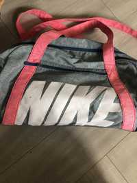 Спортивная сумка Nike W Nk Gym Club SS20 BA5490-432 серо-розовый
