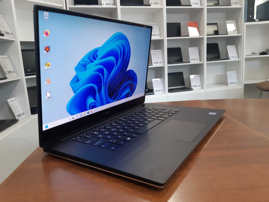 Mocny Dell Precision 5540 Intel i9 64GB 1TB NVIDIA 4GB Win11 Faktura