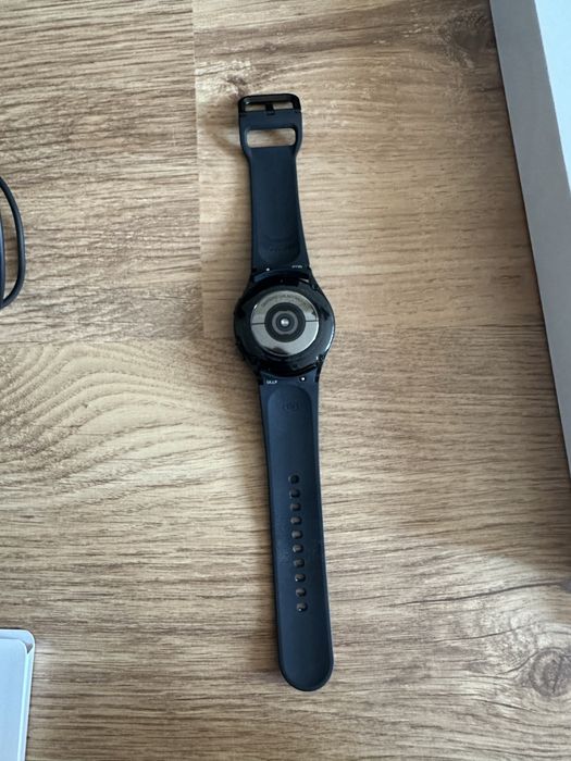 SAMSUNG Galaxy Watch 4