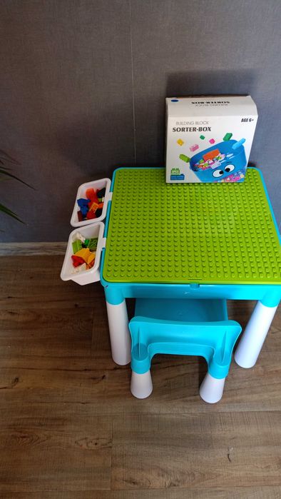 Stolik BURGKIDZ+ Klocki