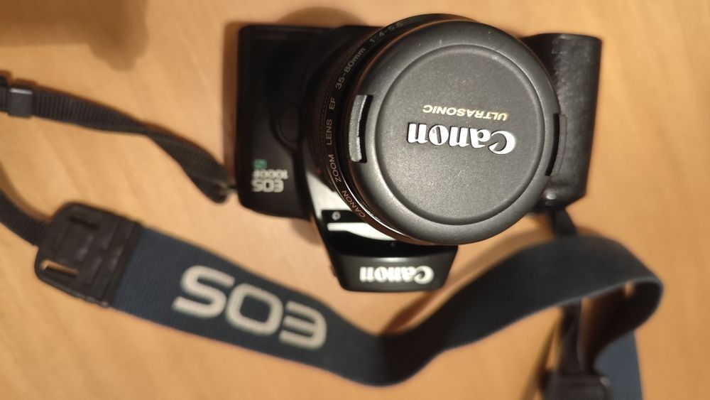 Máquina fotográfica Canon EOS 1000F N