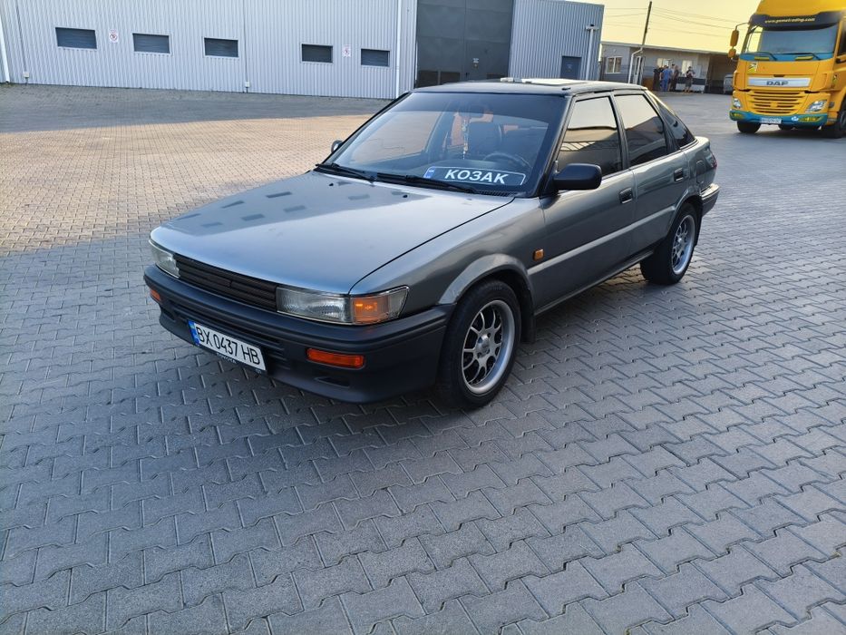 Автомобіль на повному ходу