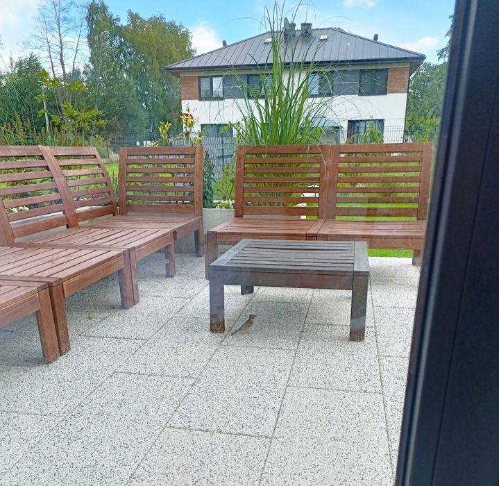 Applaro sofa, dwa stoliki, dwa leżaki komplet jasno beżowych poduszek