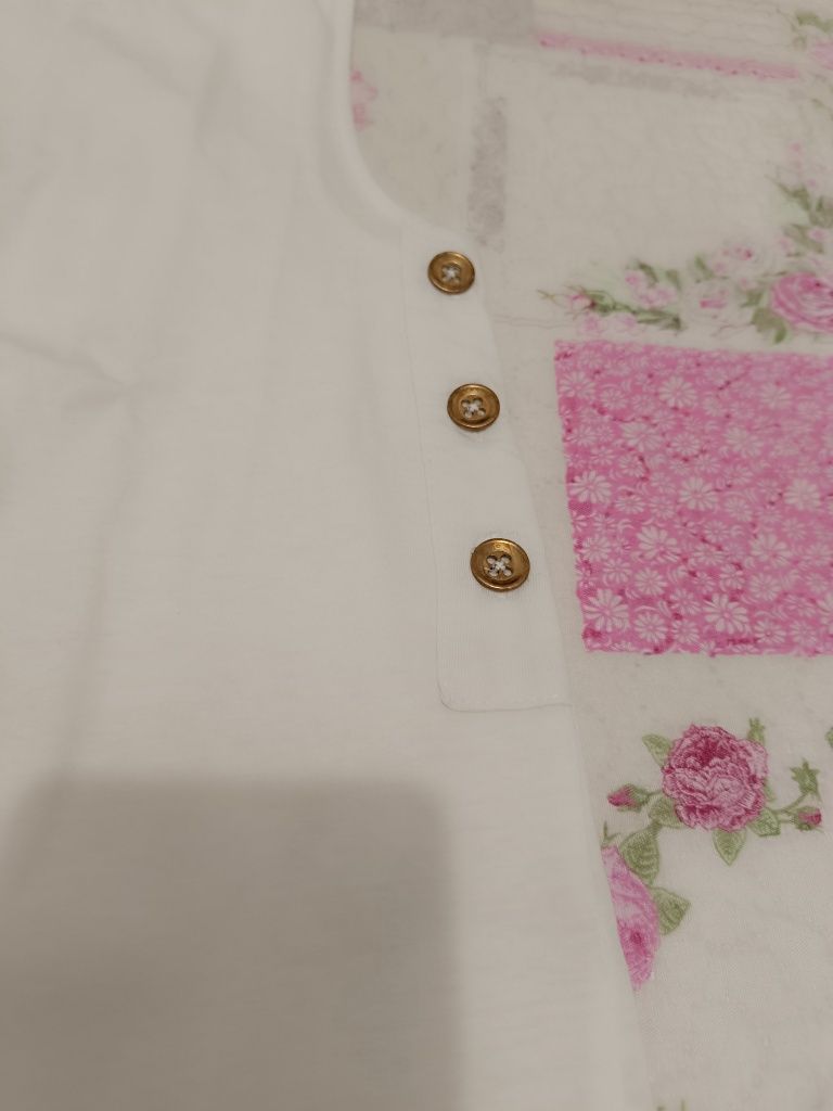 T-shirt branca tamanho S