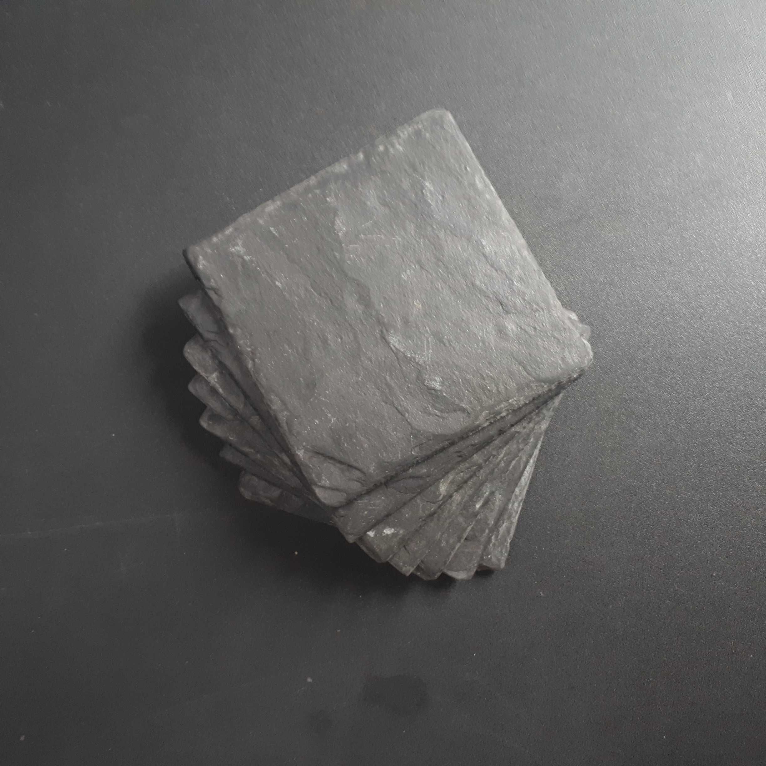 Podstawka z łupka o wymiarach 10x10 cm