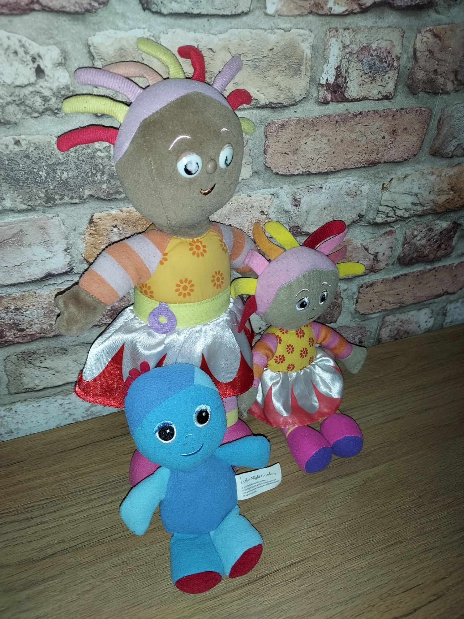 3 maskotki Dobranocny Ogród Upsy Daisy Iggle Piggle