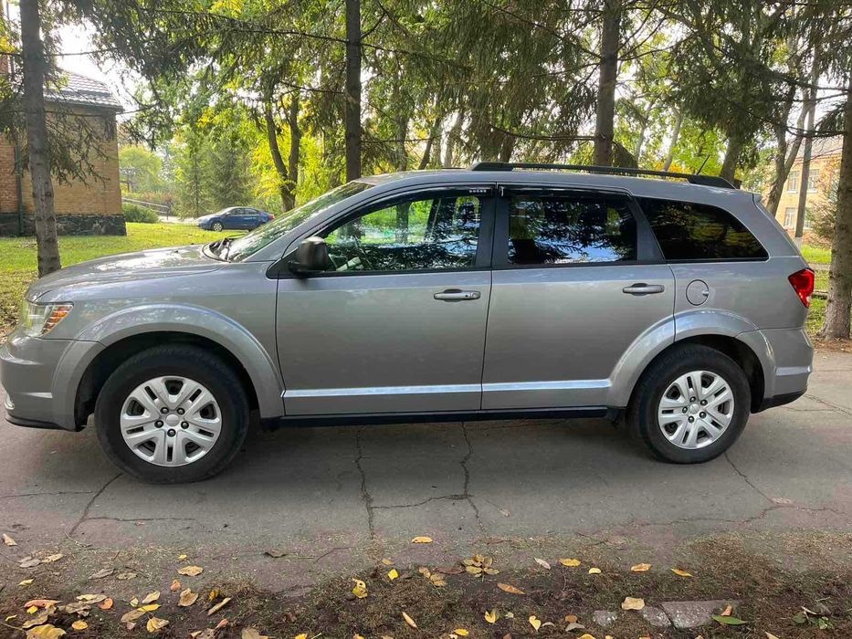 автомобіль Dodge Journey