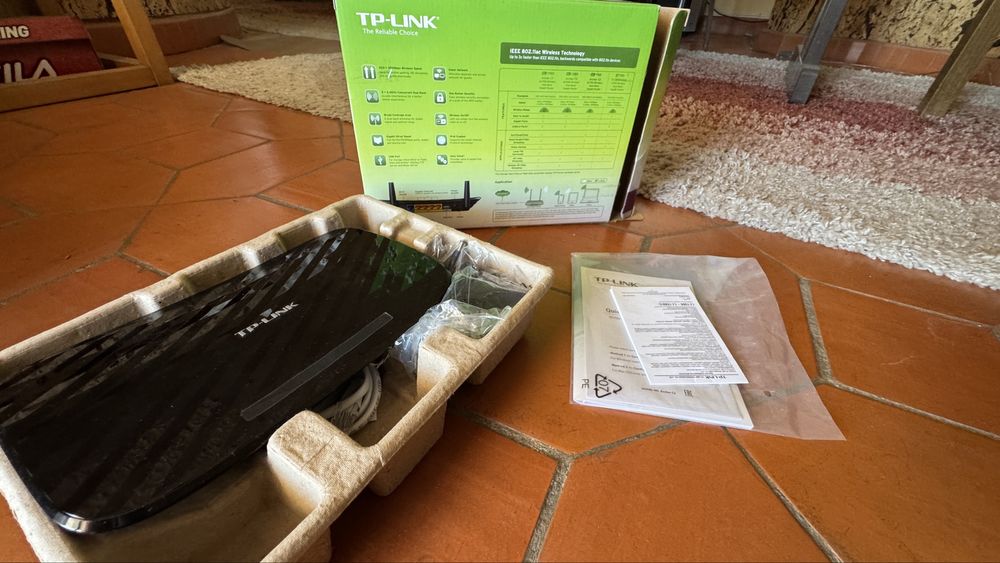 TP Link WIFI ROUTER archer C2