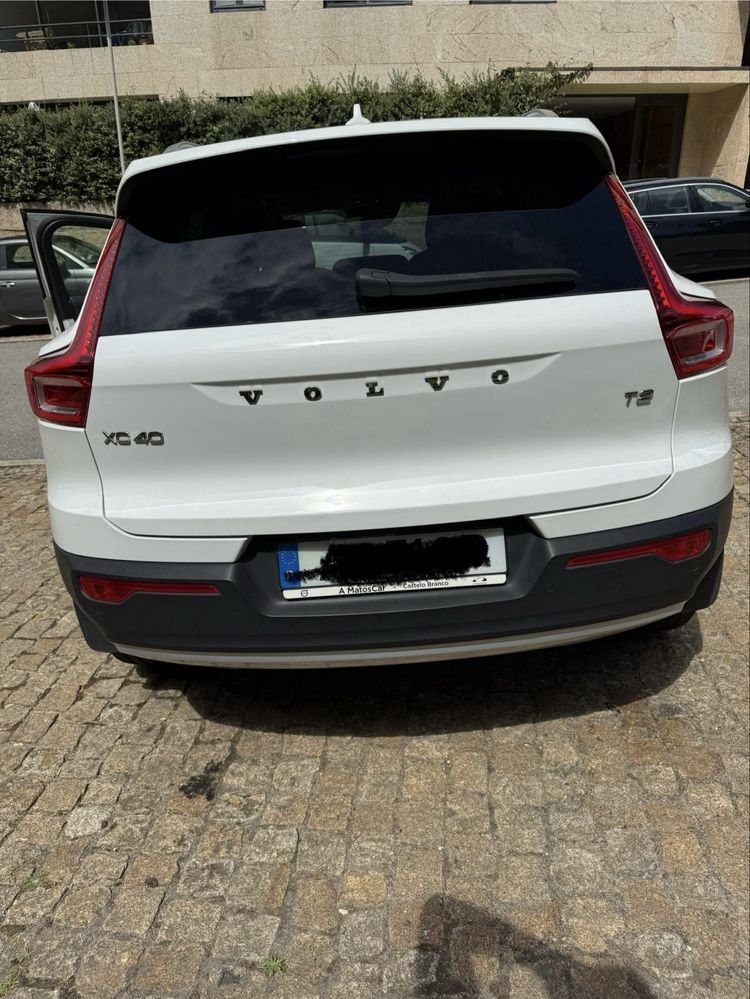 Volvo XC 40 T2 de 2022 com 39000 kms