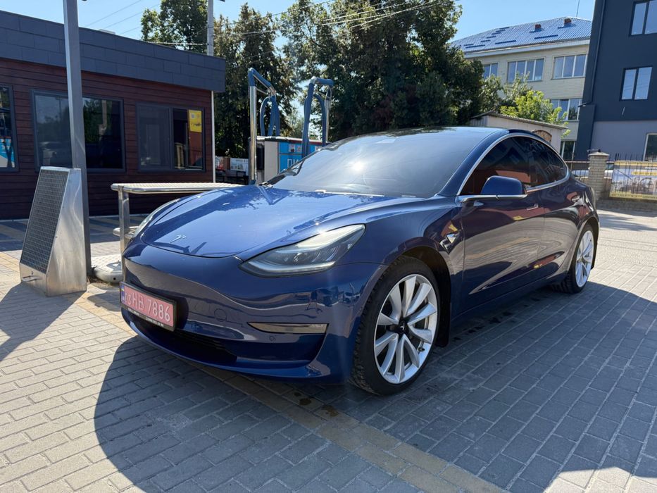 Продам Tesla 3 dual motor Europa