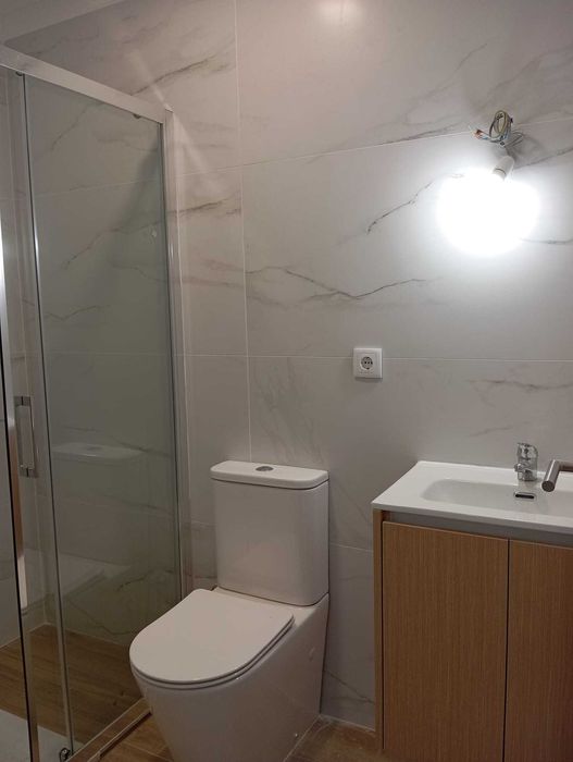 T2 renovado c/ 3 wc's e Jardim - H.S.João (Metro)