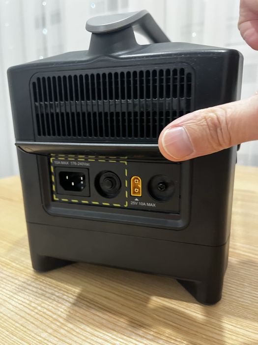 Продам зарядну станцію NIUESS NE 700 pro/700 Вт/720 Вт-год/ Li-lon