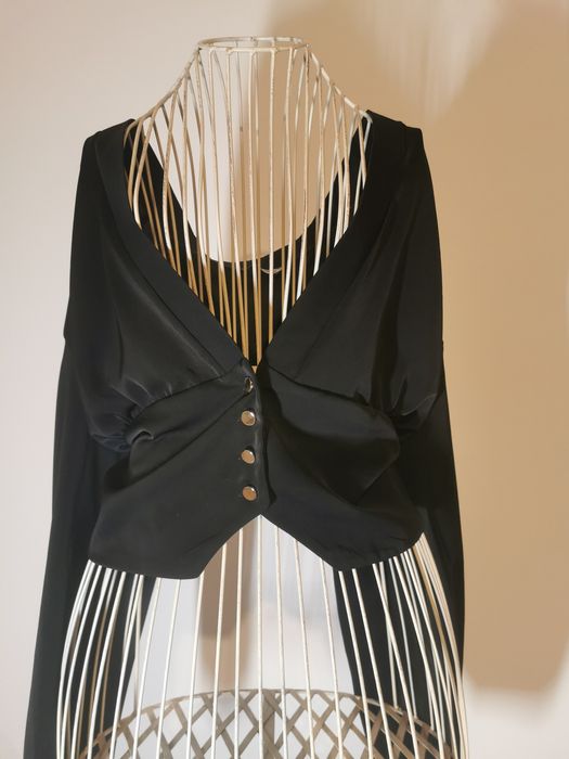 Śliczna bluzka z dekoltem