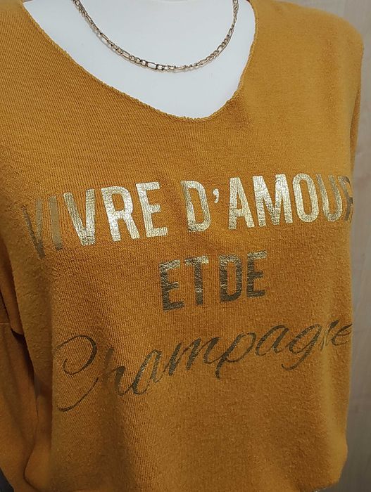 Oversizowy musztardowy sweter ze złotym napisem wiskoza wełna angora