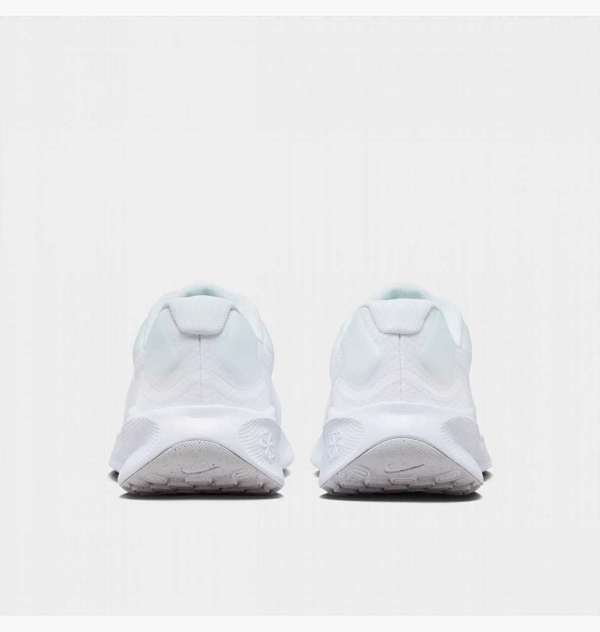 Оригінал! Кросівки Nike W REVOLUTION 7 FB2208-100 EUR 40