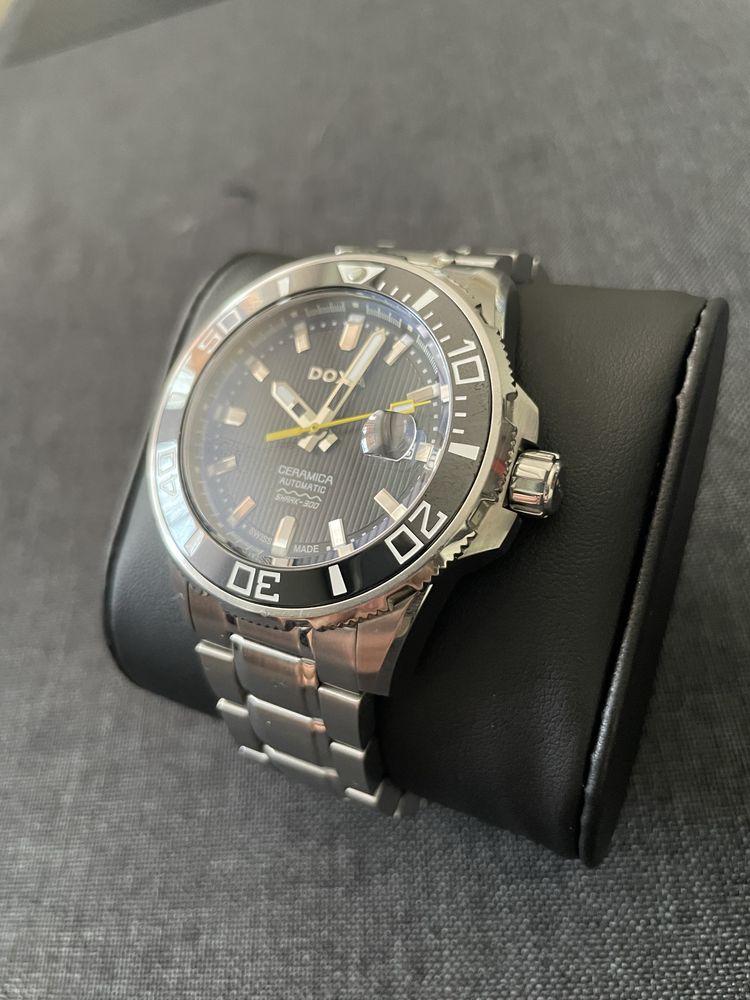 Zegarek DOXA Shark 300M Automatic