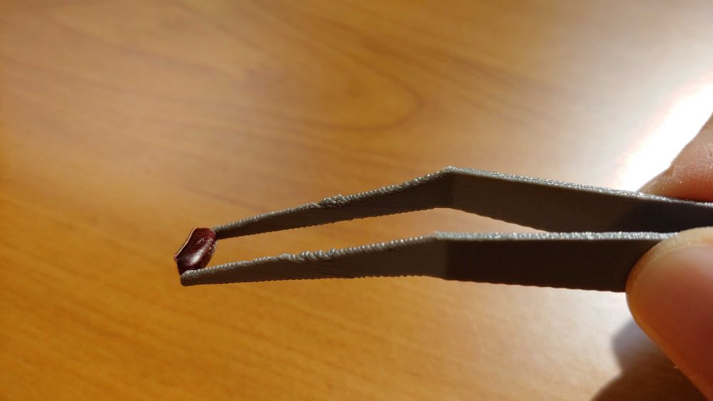 Pęseta terrarystyczna entomologiczna miękka zakrzywiona