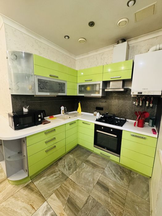 Подобово будинок. Басейн з підігрівом. Чан-Джакузі. м.Буча