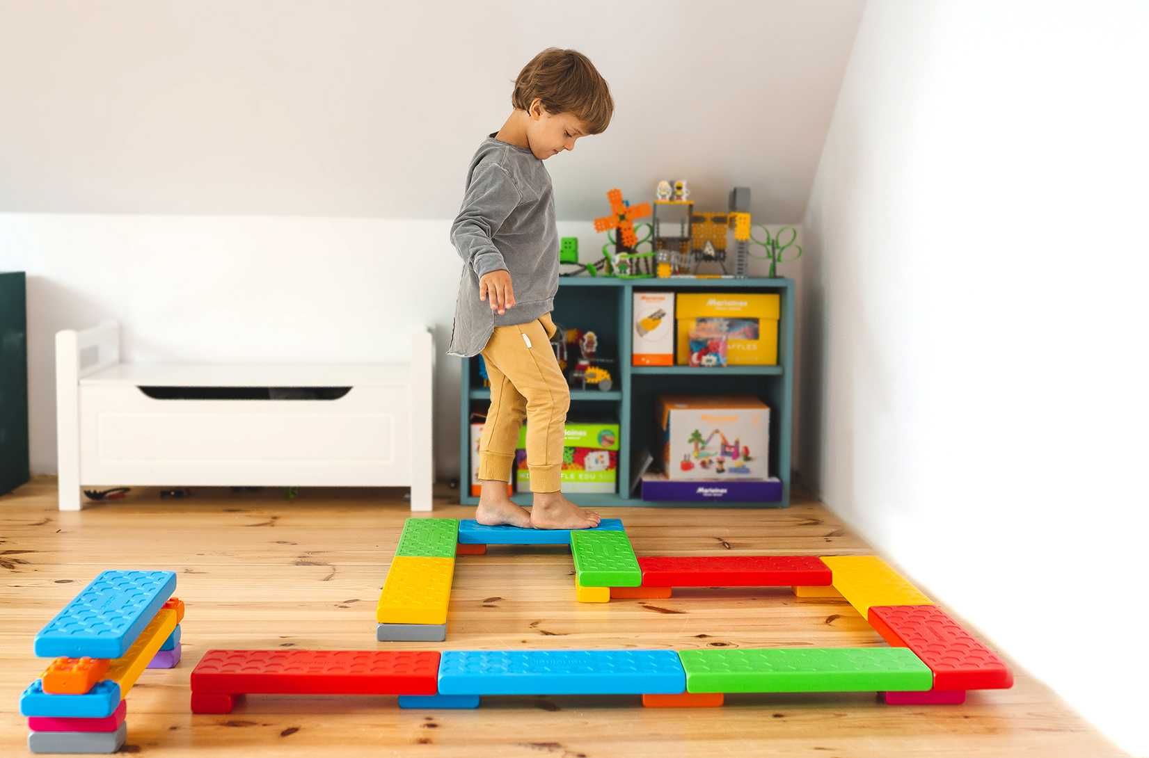 MARIOINEX 903896 junior platforma 12 SZT+16 klocki