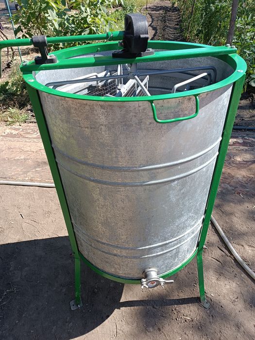 Медогонка на 4 рамки