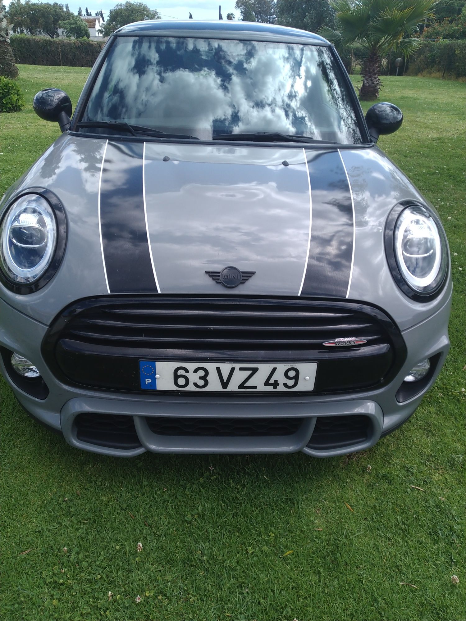 Mini Cooper D com kit JCW automático