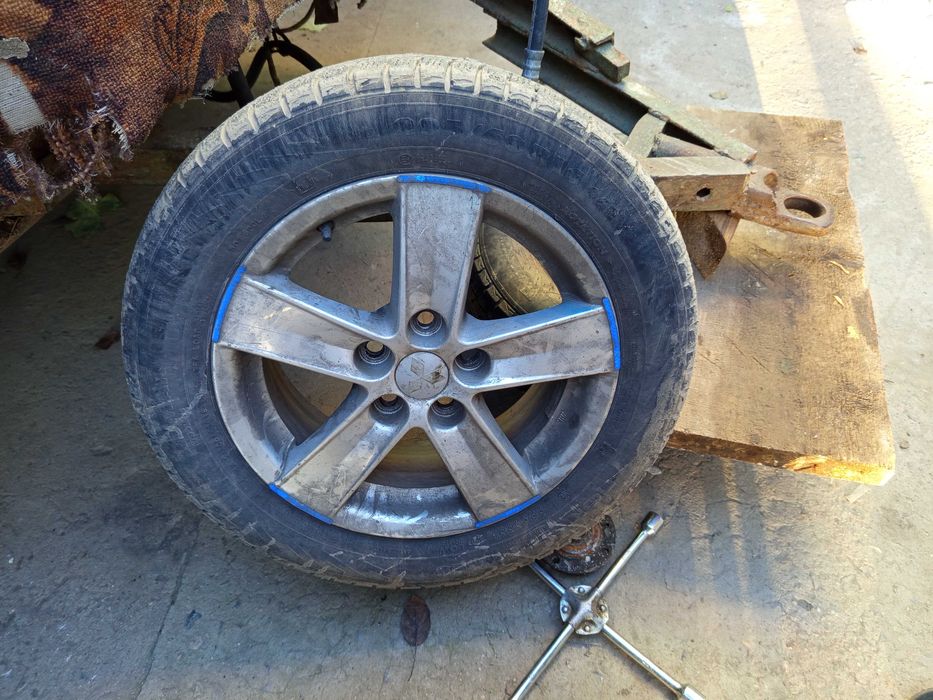 Диски R16 205/60 З резиною , в ідеальному стані