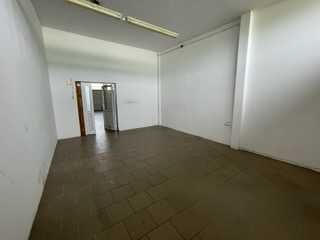 Magazyn z rampą 220 m2