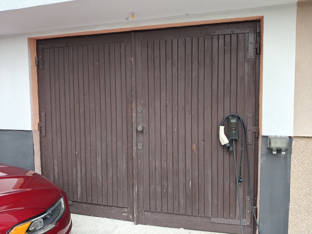 Brama garażowa używana