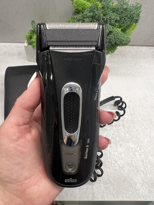 Електробритва Braun Series 3 360